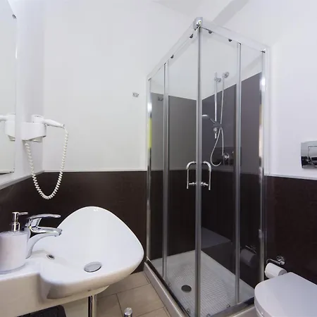 Kristal Bed and Breakfast 4*